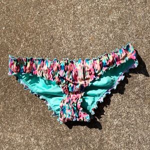 Scrunchie bikini bottoms